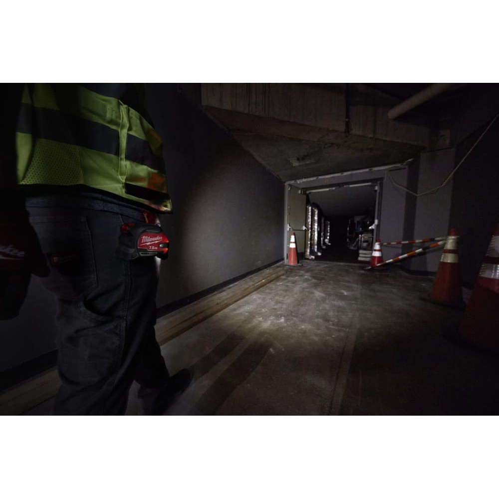 Рулетка магнітна MAGNETIC MILWAUKEE з LED підсвічуванням, 7,5м, (30мм)