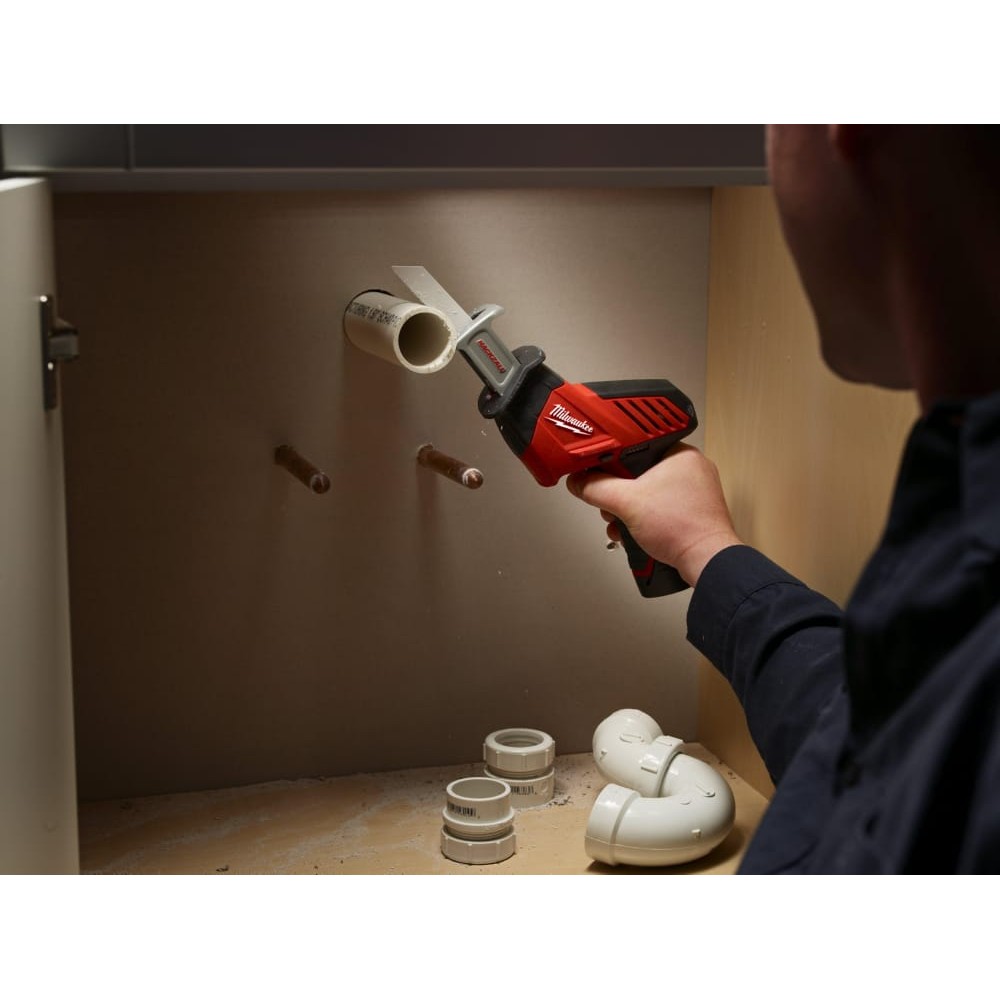 Пила шабельна акумуляторна MILWAUKEE M12 C12 HZ-202С (ЗУ+2акум.Х2Ач+кейс)