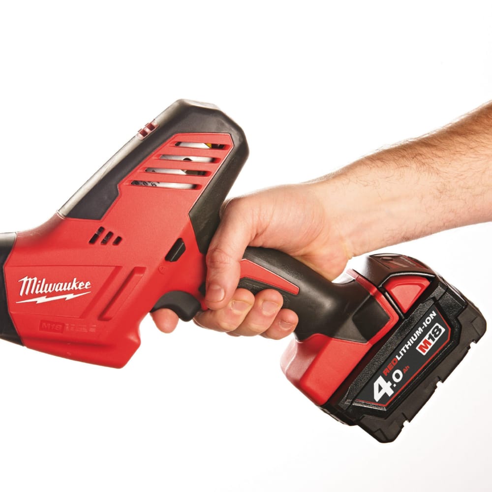 Пила шабельна акумуляторна MILWAUKEE M18 C18 HZ-402B (ЗУ+2акк.Х4Ач+сумка)