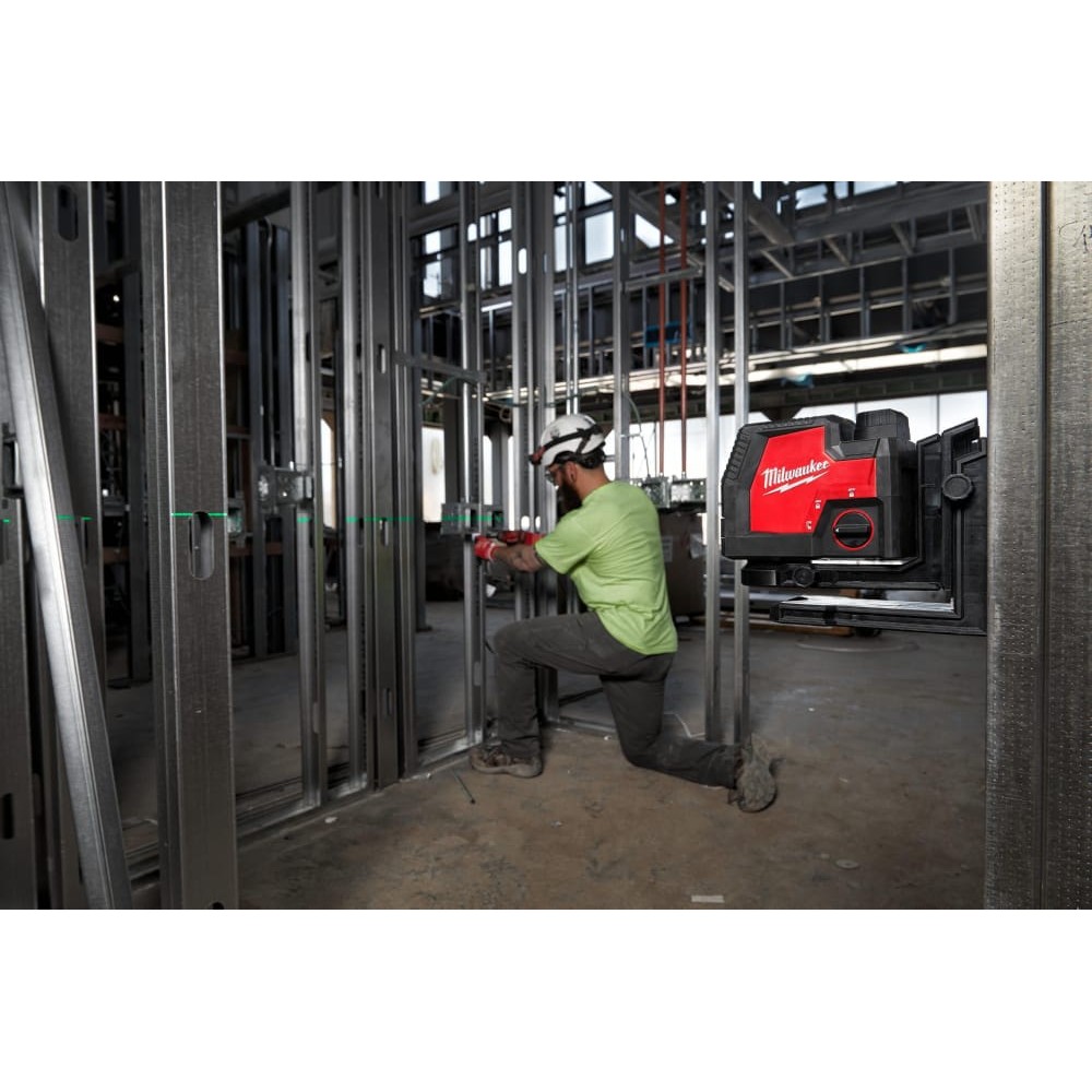 Нивелир лазерный аккумуляторный MILWAUKEE L4 CLLP-301C