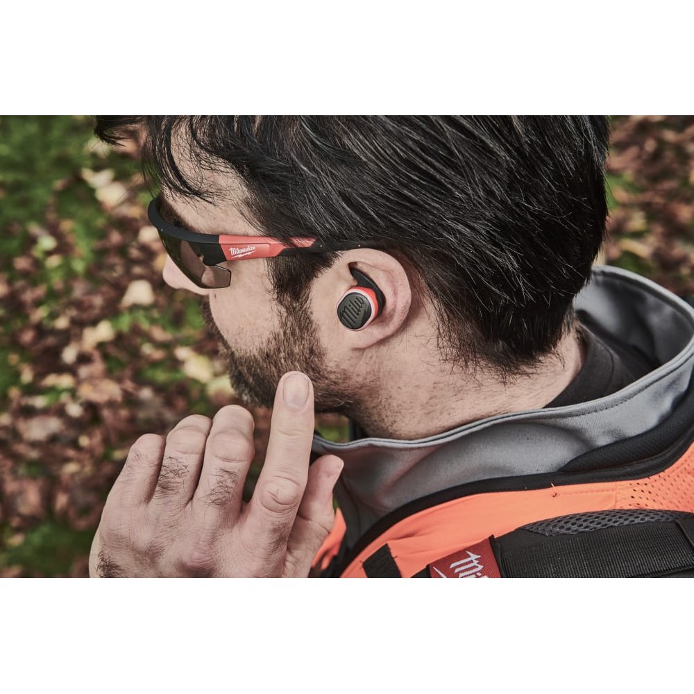Навушники для захисту слуху L4 RLEPB-301 USB Bluetooth MILWAUKEE REDLITHIUM