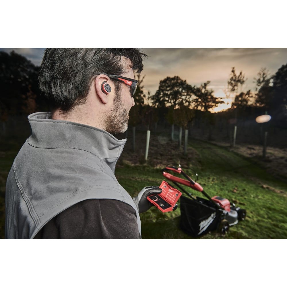 Навушники для захисту слуху L4 RLEPB-301 USB Bluetooth MILWAUKEE REDLITHIUM