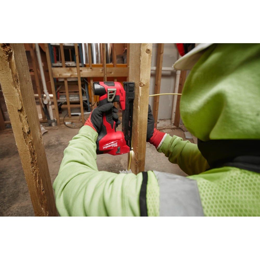 Степлер скобозабивний акумуляторний для кабелю MILWAUKEE M12 BCST-0 (каркас)