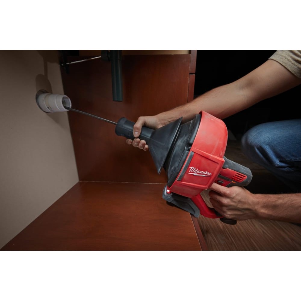 Машина прочисна акумуляторна MILWAUKEE M12 BDC6-202C трос 6м (ЗУ+2акк.Х2Ач+відро)
