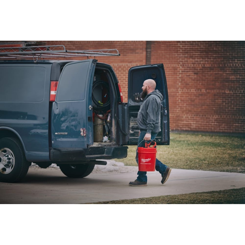 Машина прочисна акумуляторна MILWAUKEE M12 BDC8-202C трос 8м (ЗУ+2акк.Х2Ач+відро)
