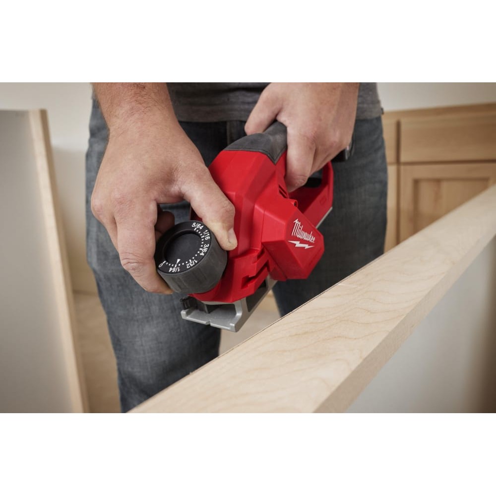 Рубанок акумуляторний безщітковий MILWAUKEE M12 BLP-402X (ЗУ+2акк.Х4Ач+HDкейс)