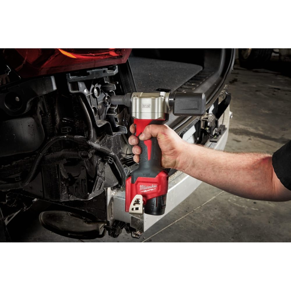Заклепочник аккумуляторный MILWAUKEE M12 BPRT-201X Ø закл. 2,4-4,8мм (ЗУ+1акХ2ач+HDкейс)