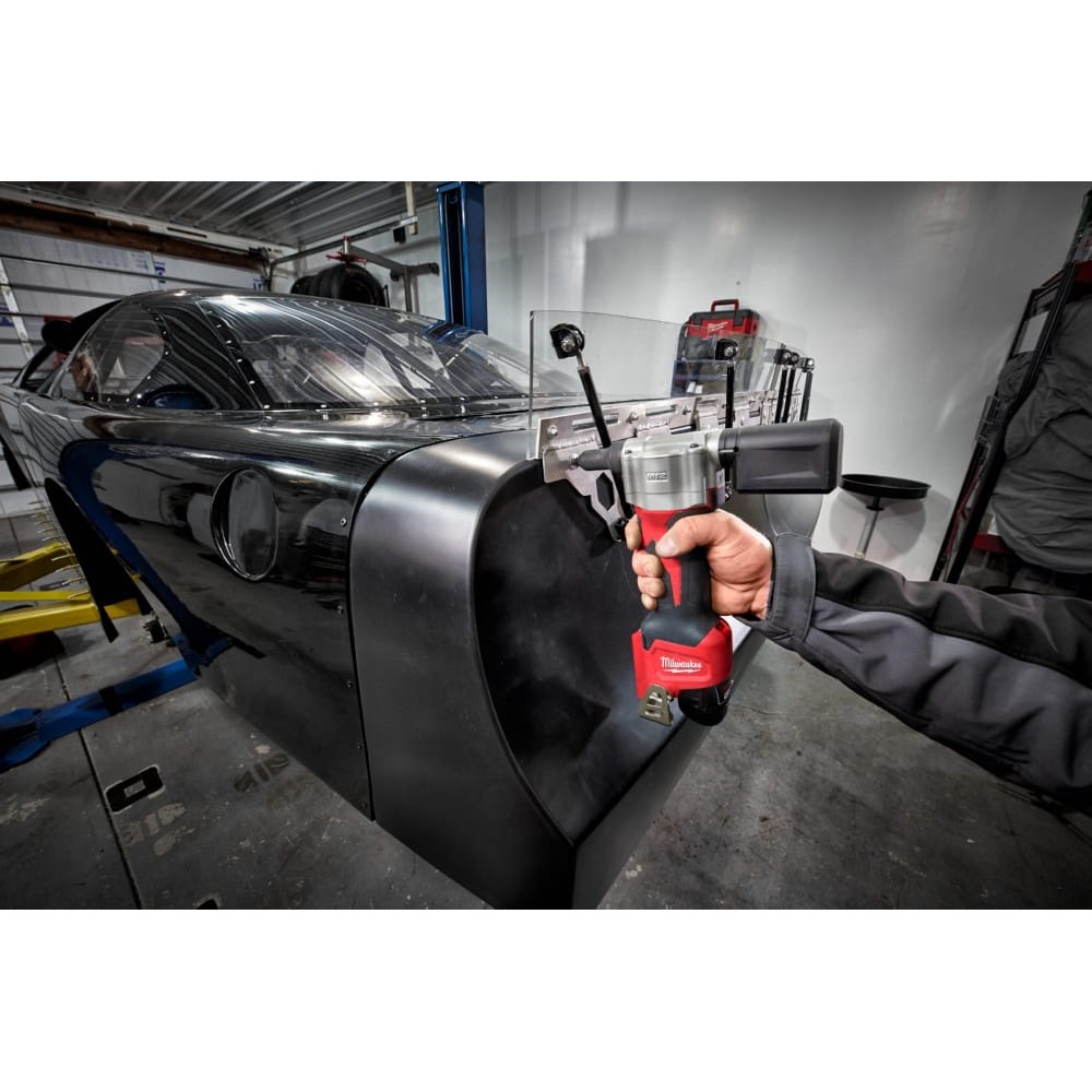 Заклепочник аккумуляторный MILWAUKEE M12 BPRT-201X Ø закл. 2,4-4,8мм (ЗУ+1акХ2ач+HDкейс)