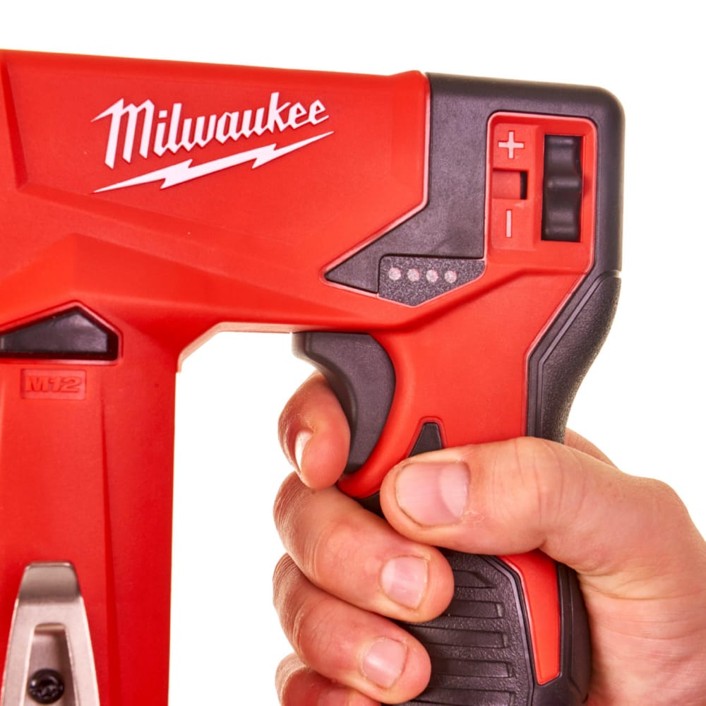 Степлер скобозабивний акумуляторний MILWAUKEE M12 BST-202X (ЗУ+2акк.Х2ач+HDкейс)