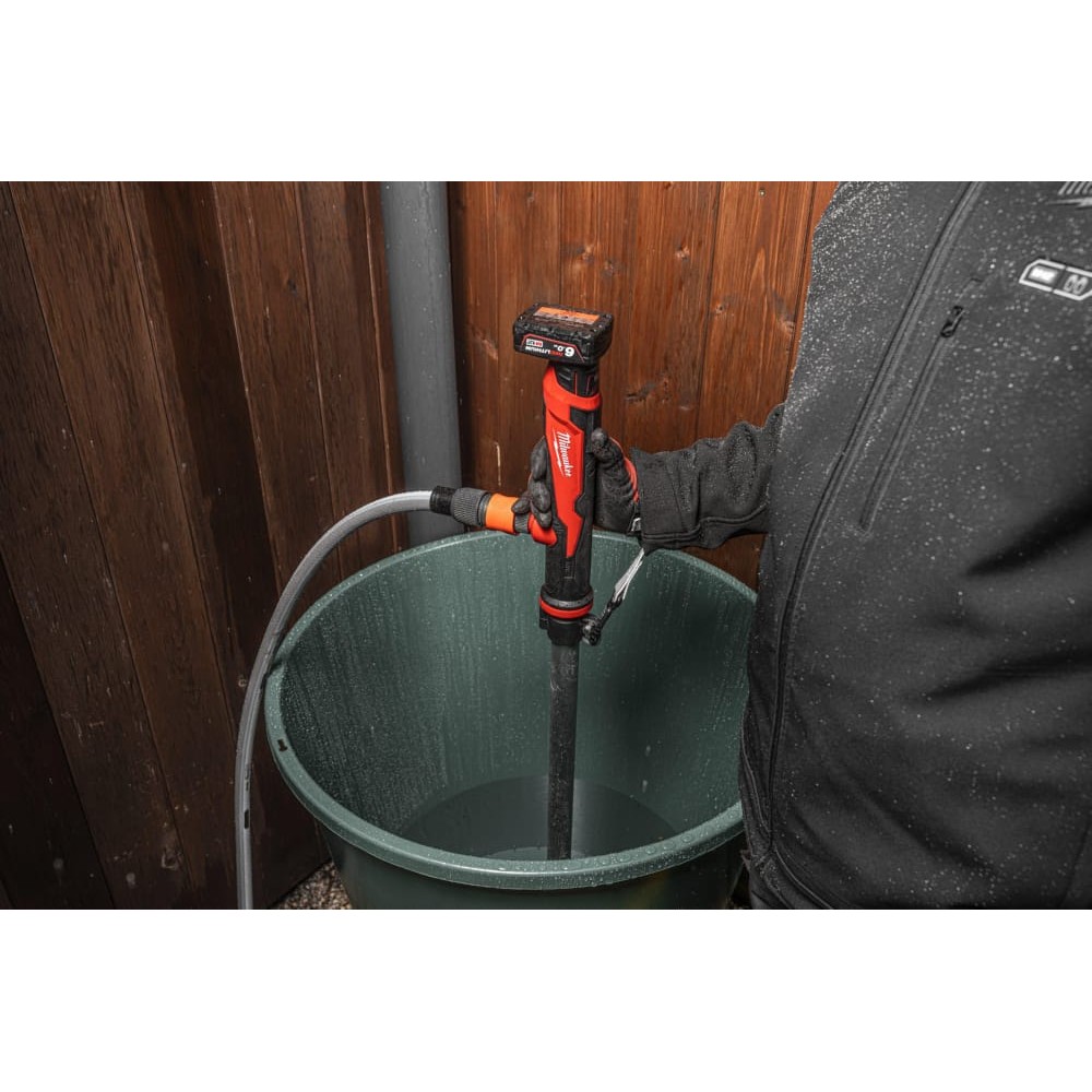 Акумуляторний насос для перекачування рідини MILWAUKEE M12 BSWP-601 (ЗУ+1акк.Х6Ач)
