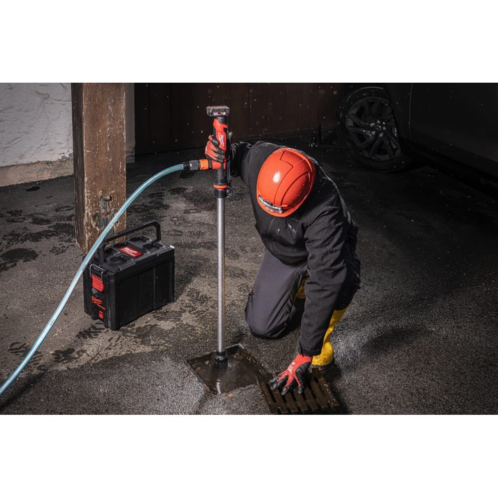 Акумуляторний насос для перекачування рідини MILWAUKEE M12 BSWP-601 (ЗУ+1акк.Х6Ач)