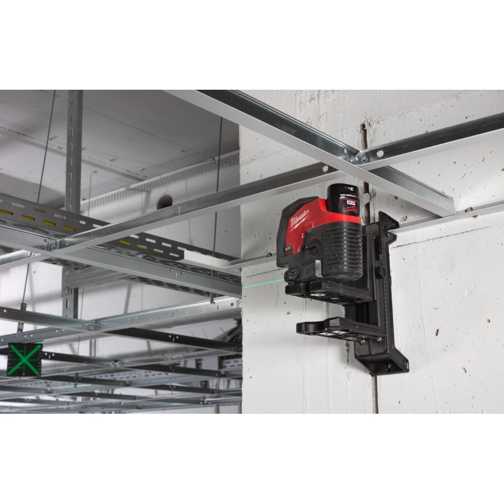 Нивелир линейно-точечный аккумуляторный MILWAUKEE M12 CLLP-301C (зелёный луч)