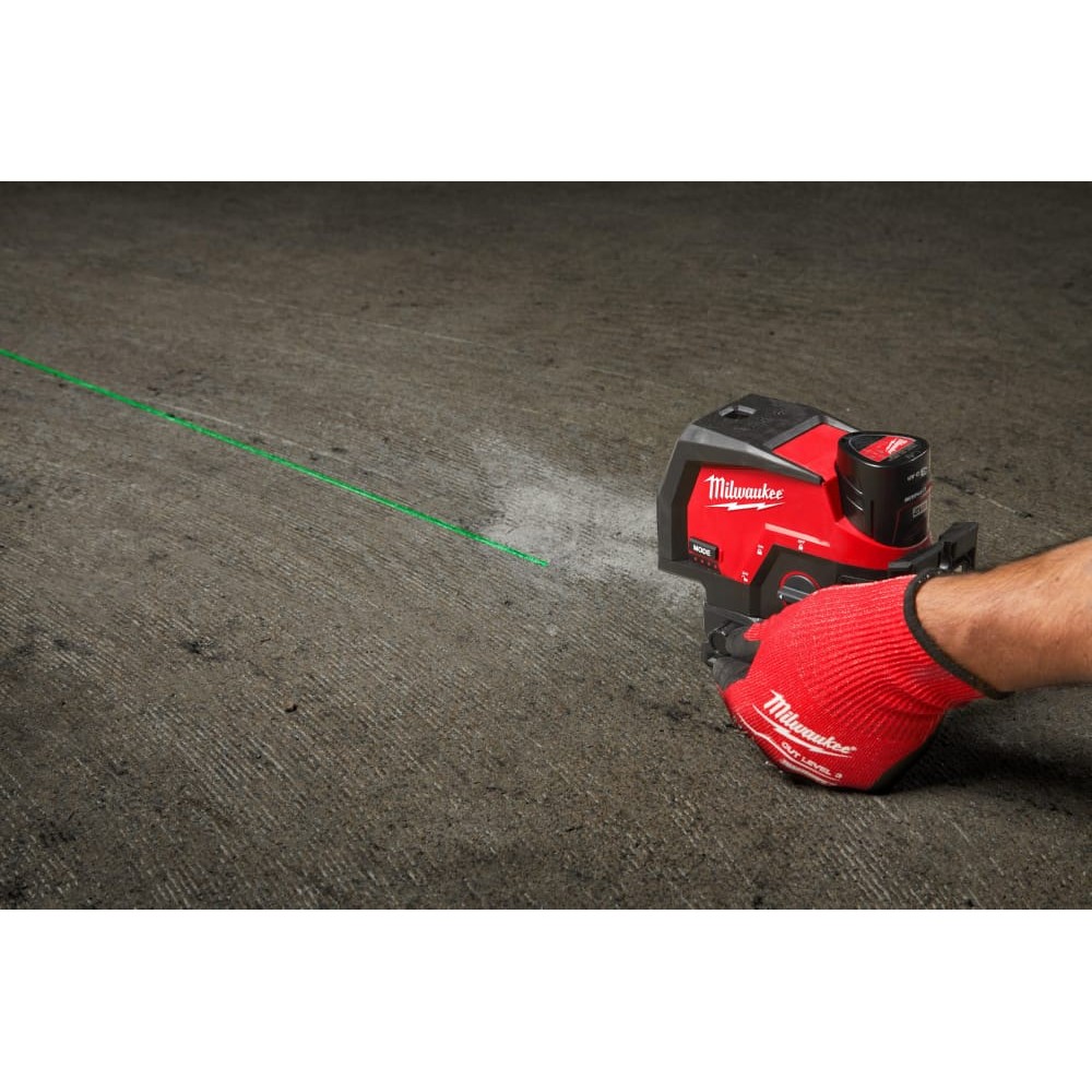 Нивелир линейно-точечный аккумуляторный MILWAUKEE M12 CLLP-301C (зелёный луч)