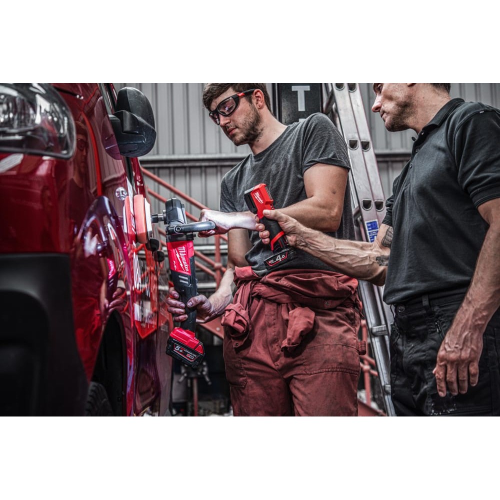 Ліхтар світлодіодний акумуляторний для підбору кольору MILWAUKEE M12 CML-401 (ЗУ+1акк.Х4Ач)