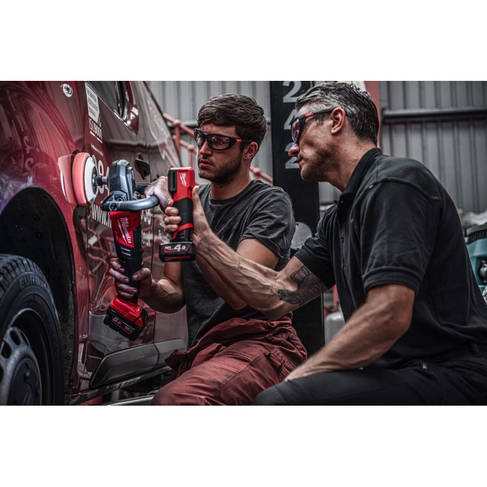 Ліхтар світлодіодний акумуляторний для підбору кольору MILWAUKEE M12 CML-401 (ЗУ+1акк.Х4Ач)