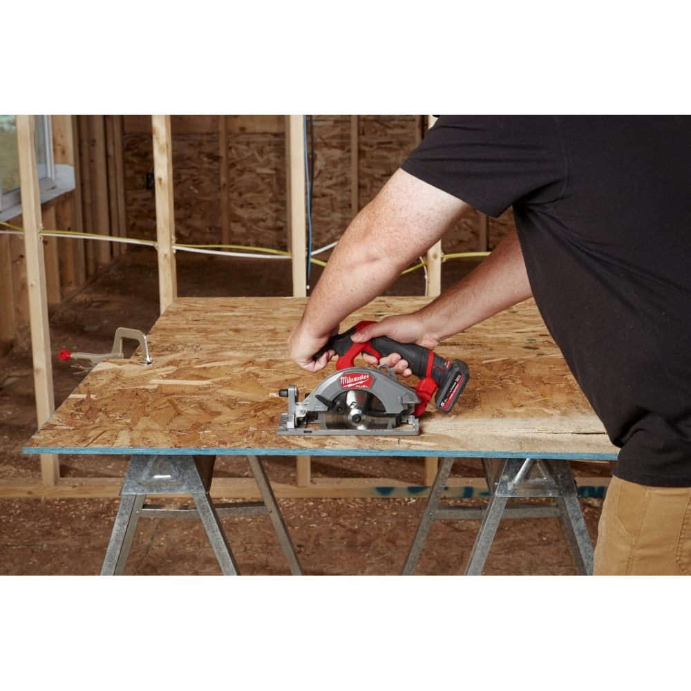 Пила дискова акумуляторна безщіткова MILWAUKEE M12 FCS442-502X, Ø140мм (ЗУ+2акк.Х5Ач+HDкейс)