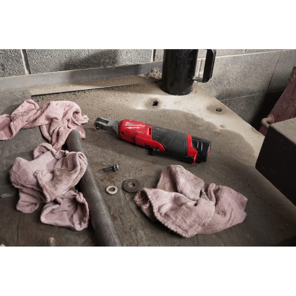 Трещітка акумуляторна безщіткова MILWAUKEE 1/4\" (47 Нм) M12 FHIR14-0 (каркас)