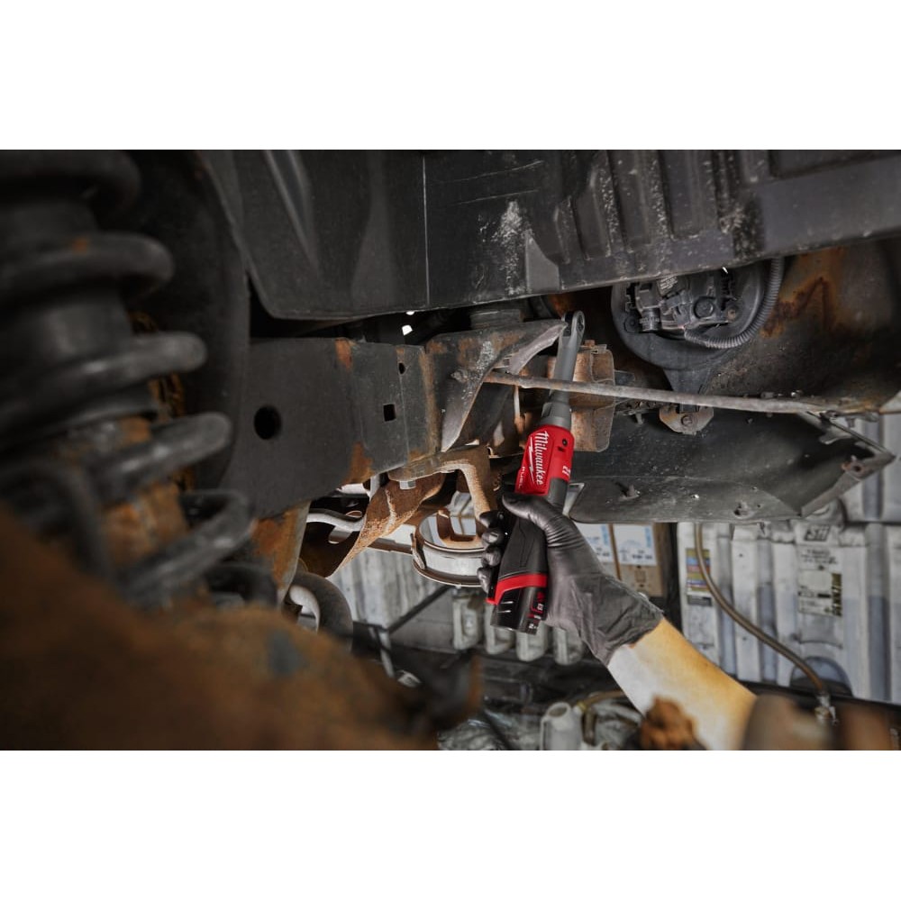 Трещётка аккумуляторная бесщёточная удлинённая MILWAUKEE 1/4\" (47 Нм) M12 FHIR14LR-0 (каркас)