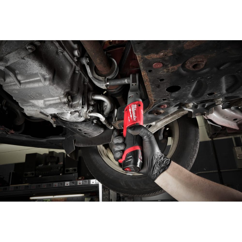 Трещітка акумуляторна безщіткова компактна MILWAUKEE 3/8" (75 Нм) M12 FIR38-201B(ЗУ+1Х2Ач+сумка)