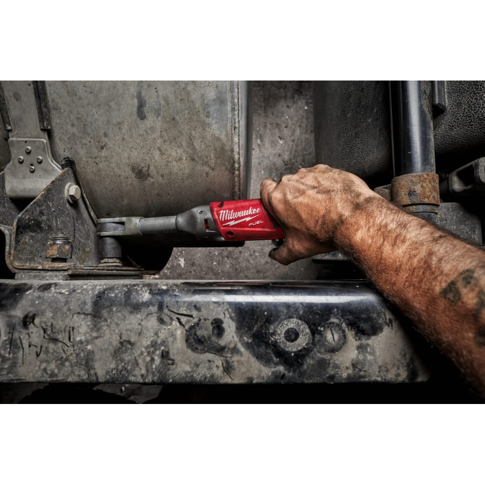 Трещётка аккумуляторная бесщёточная удлинённая MILWAUKEE 3/8\" (75 Нм) M12 FIR38LR-0 (каркас)