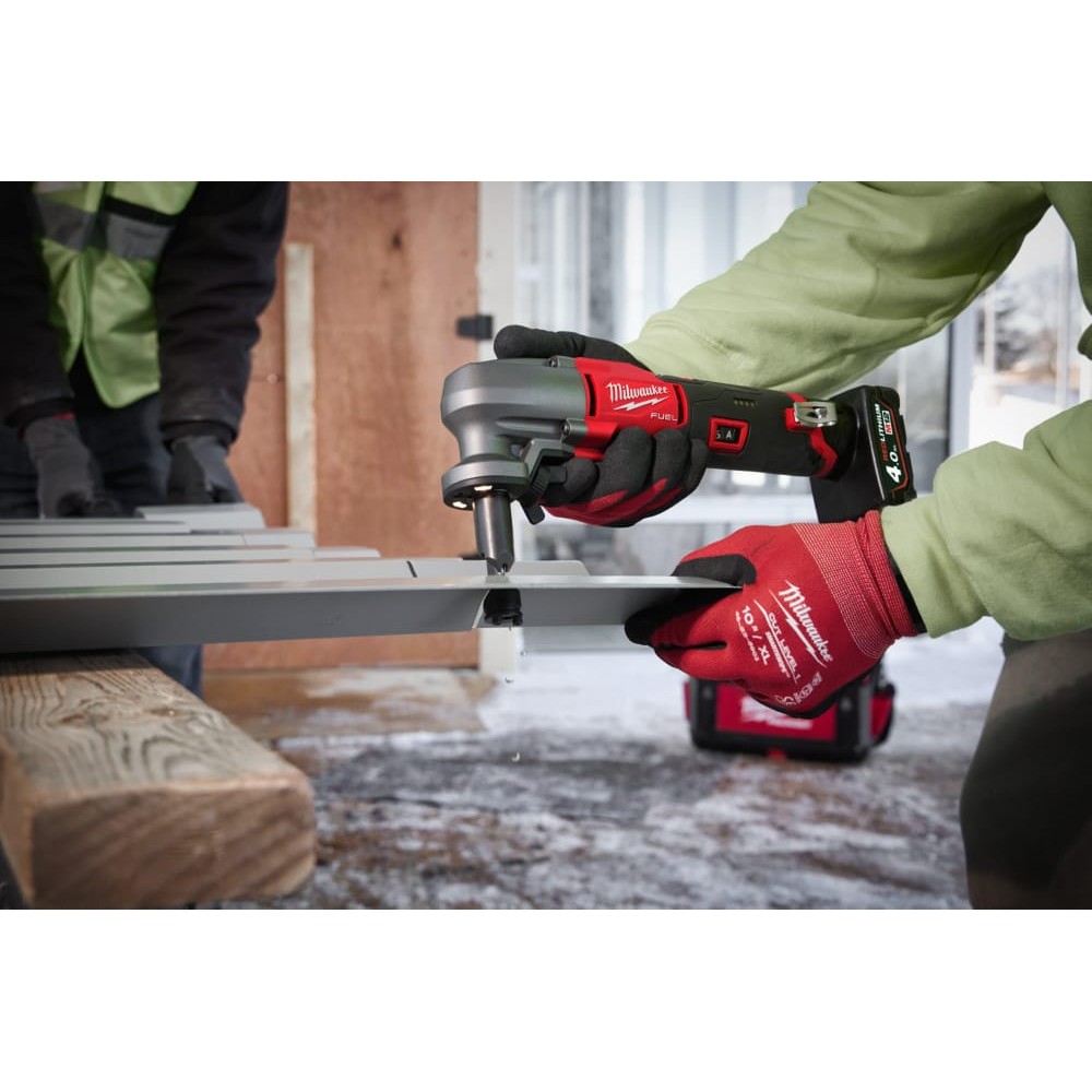 Ножницы по металлу аккумуляторные бесщёточный MILWAUKEE M12 FNB16-402X (ЗУ+2акк.Х4Ач+HDкейс)