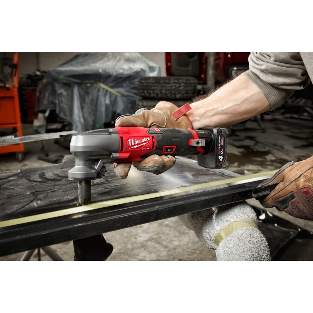 Ножницы по металлу аккумуляторные бесщёточный MILWAUKEE M12 FNB16-402X (ЗУ+2акк.Х4Ач+HDкейс)