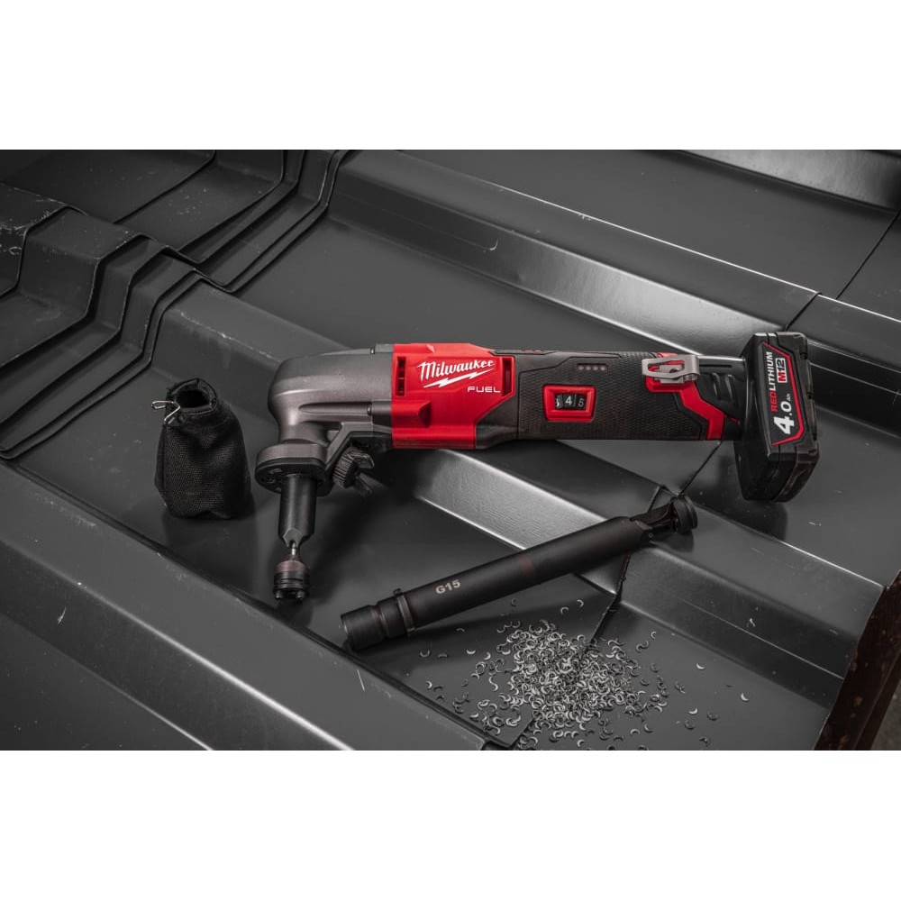 Ножницы по металлу аккумуляторные бесщёточный MILWAUKEE M12 FNB16-402X (ЗУ+2акк.Х4Ач+HDкейс)