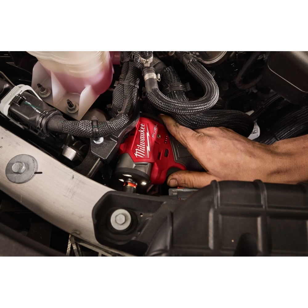 Гайковерт аккумуляторный бесщеточный MILWAUKEE 3/8'' (305 Нм) M12 FSCIWF38-252X, с кольцом