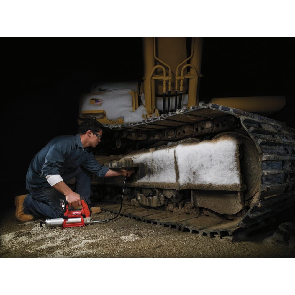 Шприц для смазки MILWAUKEE M12 GG-401B (ЗУ+1акк.Х4Ач+сумка)