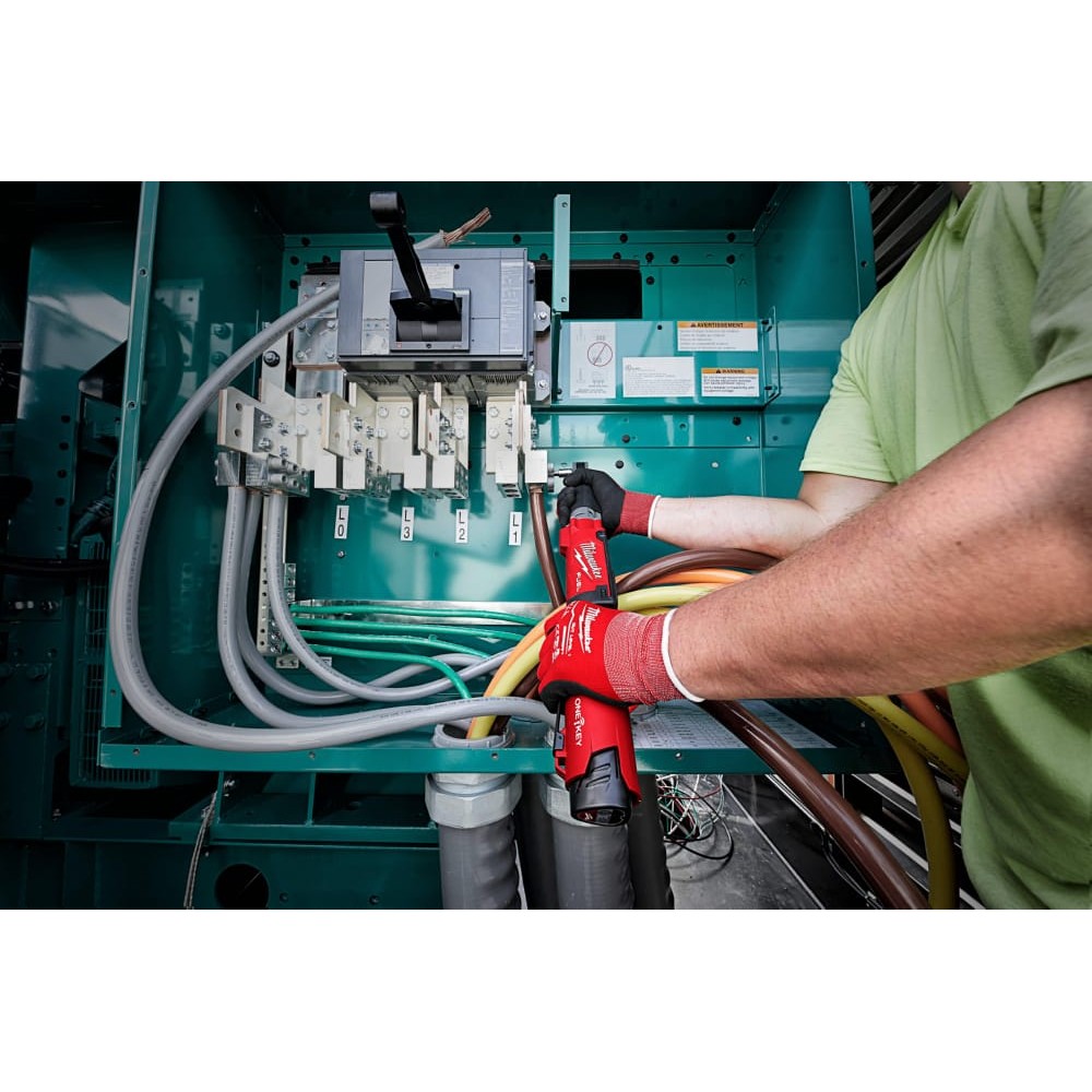 Ключ динамометричний електронний MILWAUKEE 3/8'' (13.6 - 135.6Нм) M12 ONEFTR38-201C(ЗУ+2Х2Ач+кейс)