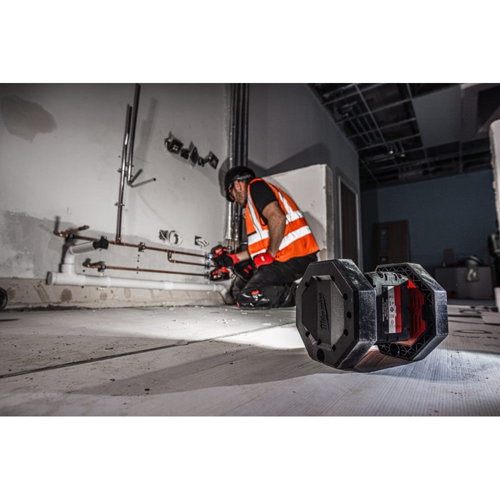 Ліхтар світлодіодний акумуляторний MILWAUKEE M18 AL-0