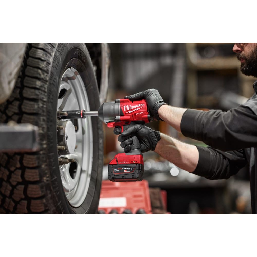 Акумулятор стійкий до хімікатів MILWAUKEE M18B5-CR