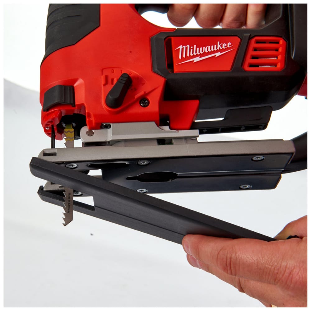 Пила лобзикова акумуляторна MILWAUKEE M18 BJS-402C (ЗУ+2акк.Х4Ач+кейс)