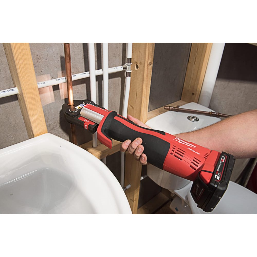 Обжимник гидравлический аккумуляторный для труб MILWAUKEE M18 BLHPT-202C (ЗУ+2Х2Ач+кейс)