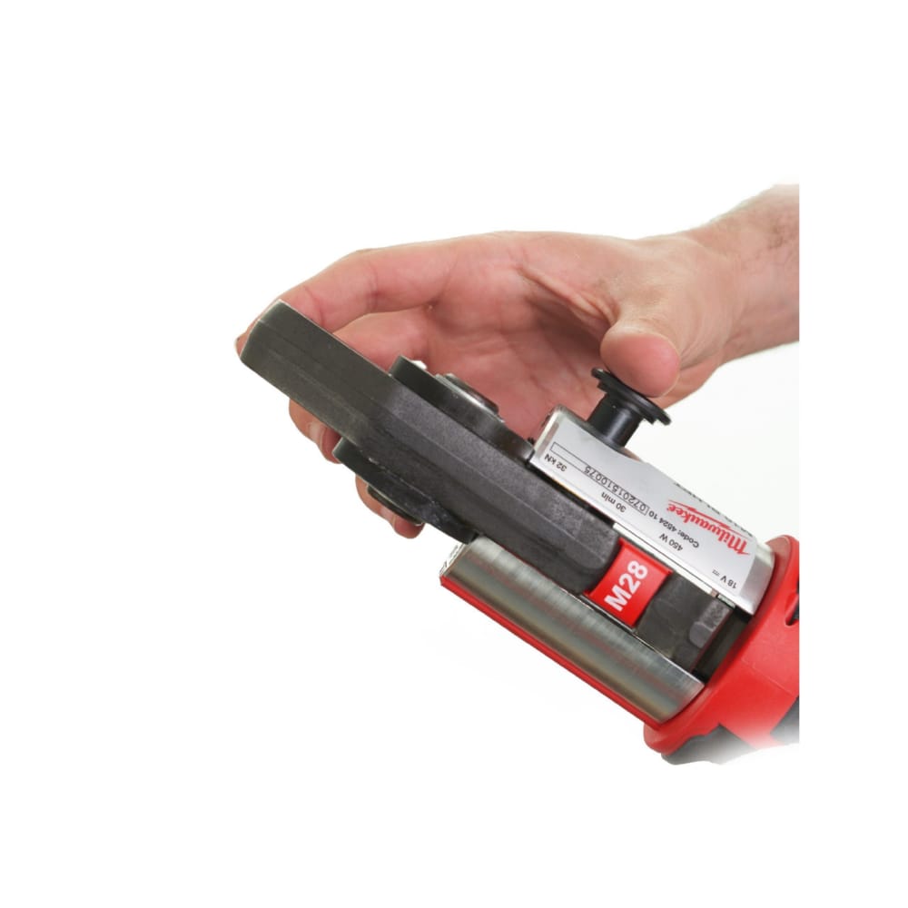 Обжимник гидравлический аккумуляторный для труб MILWAUKEE M18 BLHPT-202C (ЗУ+2Х2Ач+кейс)