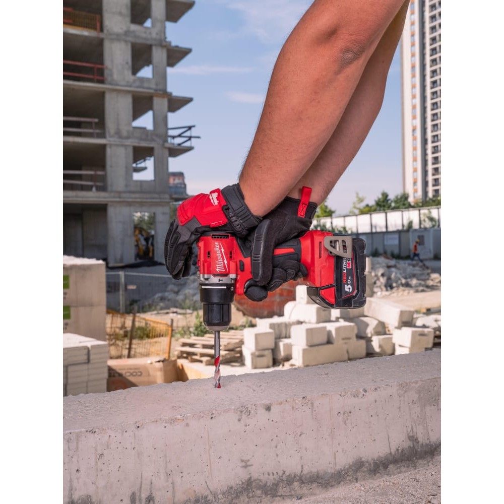 Дриль-шуруповерт акумуляторна безщіткова ударна MILWAUKEE M18 BLPDRC-502C (60Нм) (ЗУ+2Х5Ач+кейс)