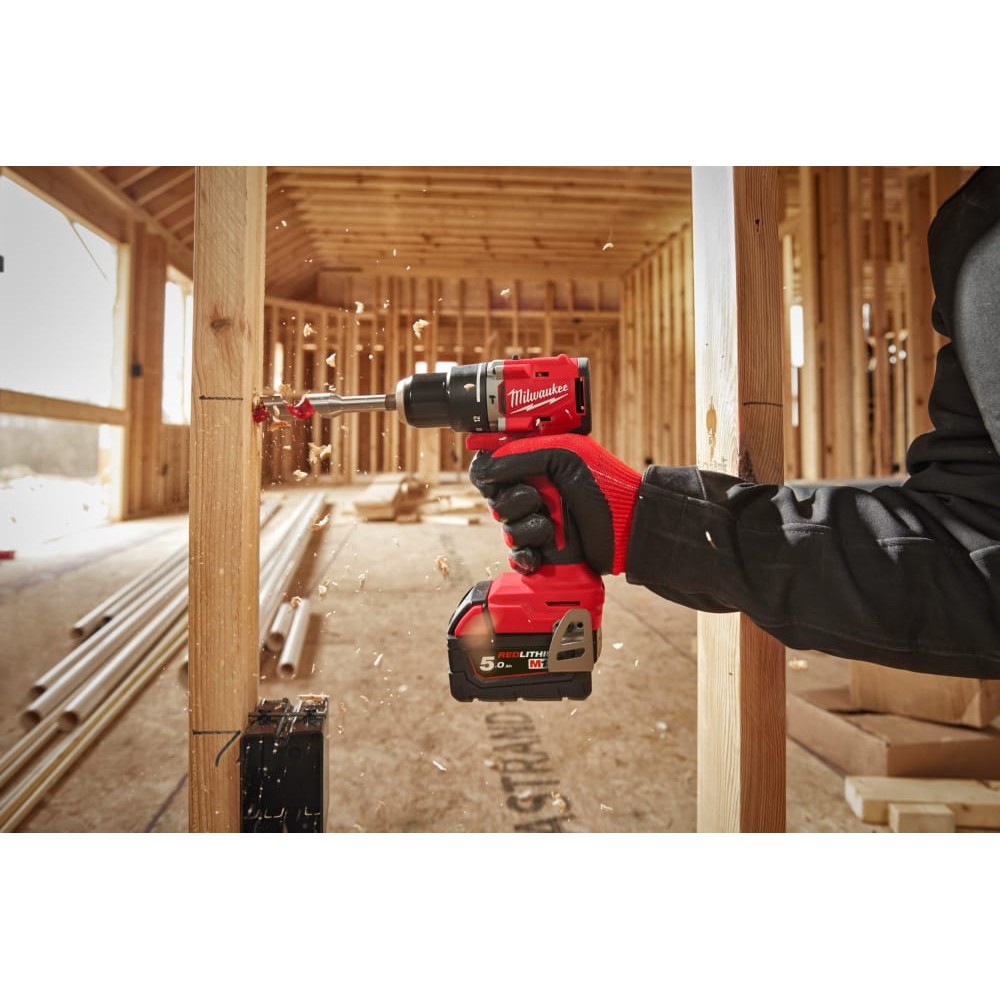 Дриль-шуруповерт акумуляторна безщіткова ударна MILWAUKEE M18 BLPDRC-502C (60Нм) (ЗУ+2Х5Ач+кейс)