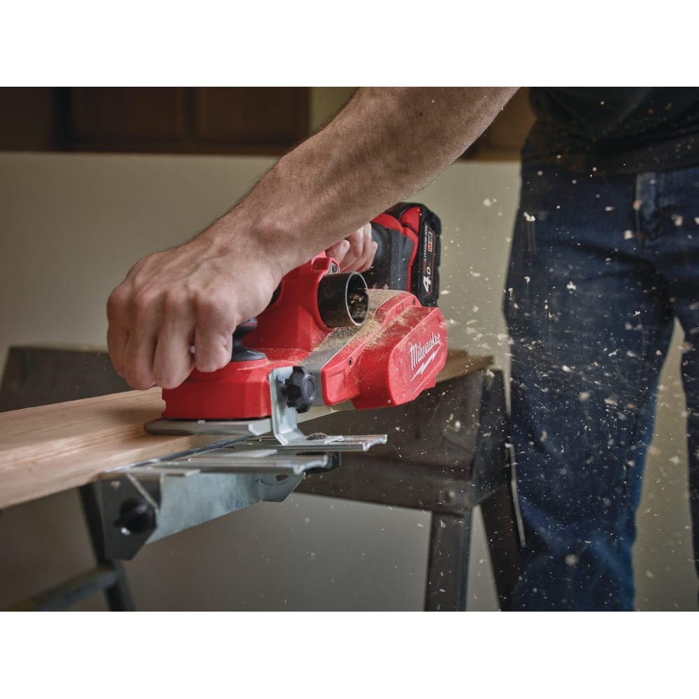 Рубанок акумуляторний безщітковий MILWAUKEE M18 BP-402C (ЗУ+2акк.Х4Ач+кейс)