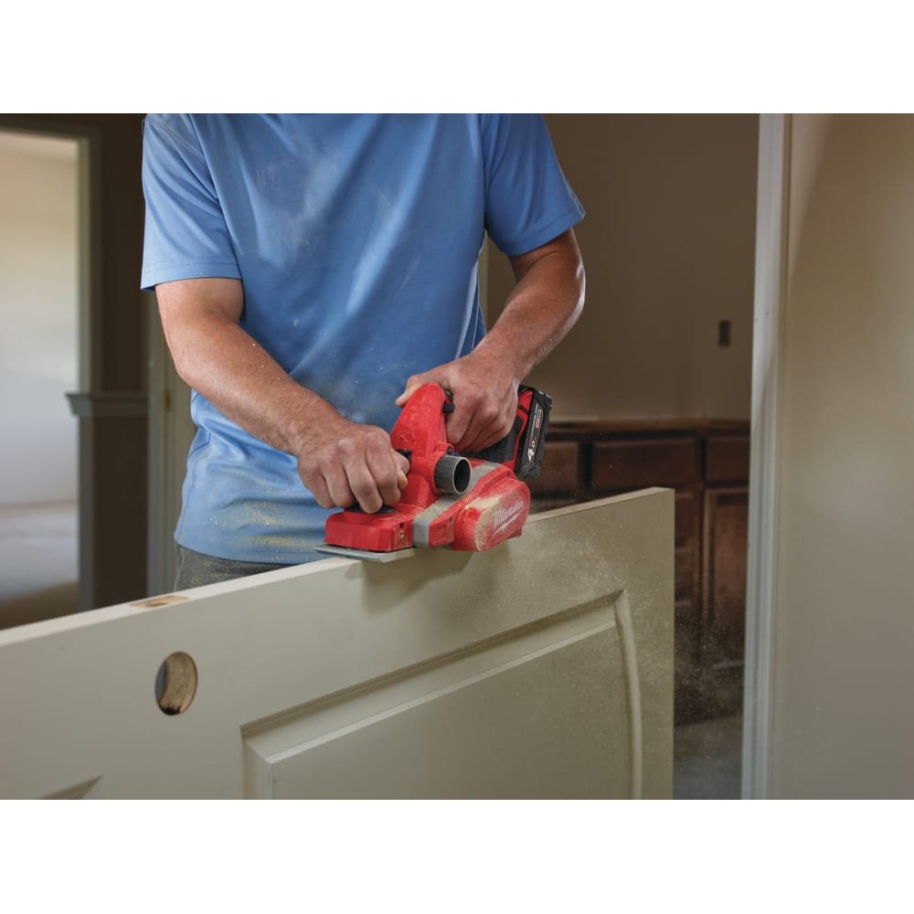 Рубанок акумуляторний безщітковий MILWAUKEE M18 BP-402C (ЗУ+2акк.Х4Ач+кейс)