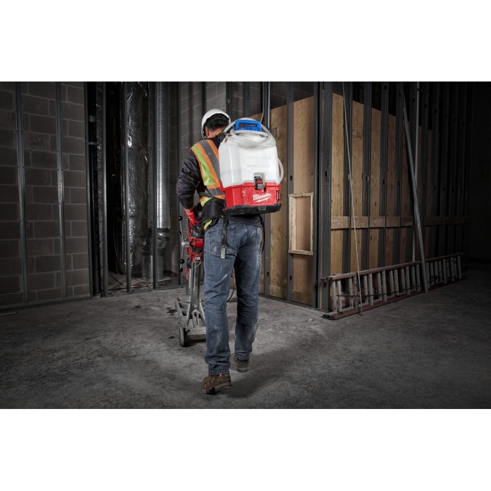 Обприскувач акумуляторний ранцевий MILWAUKEE M18 BPFPWS-0 SWITCH TANK™ для води (заміна на 4933
