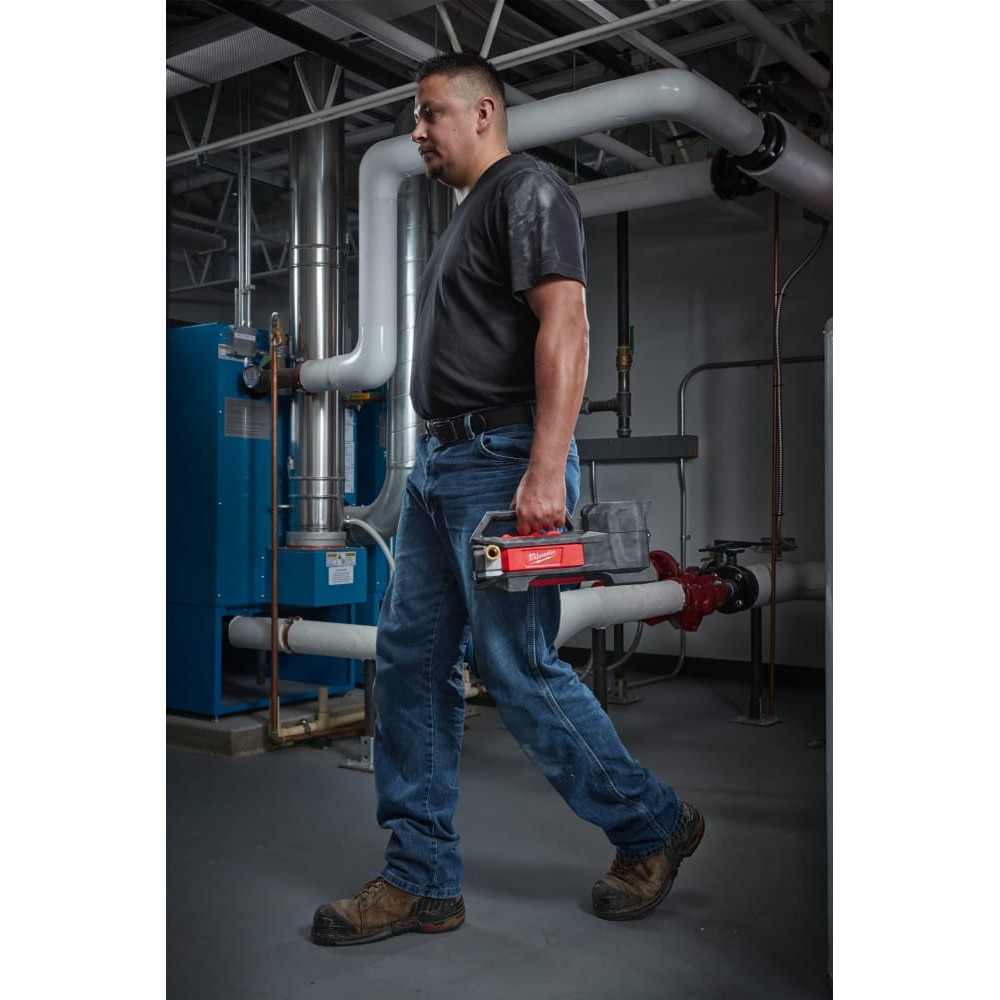 Насос для перекачки воды аккумуляторный бесщёточный MILWAUKEE M18 BTP-0 (каркас)