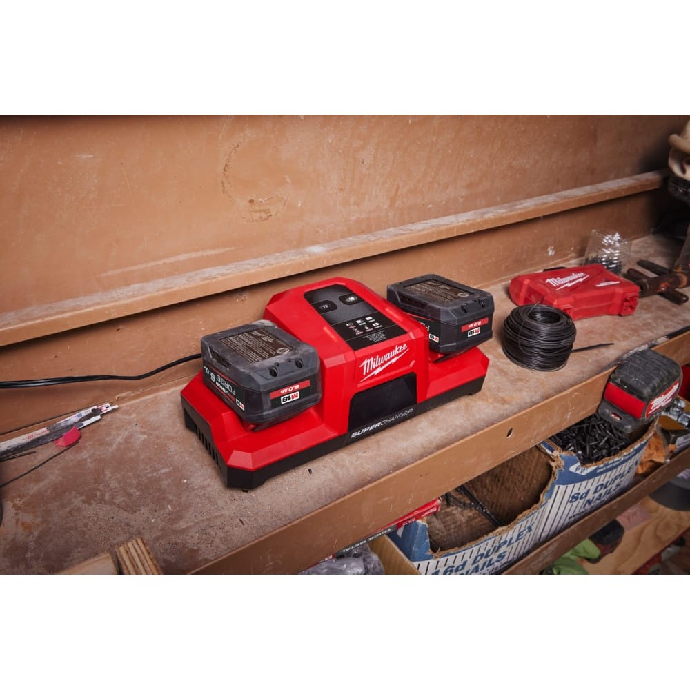 Зарядний пристрій MILWAUKEE M18 DBSC Dual SUPER CHARGER (заміна на 4932498557)