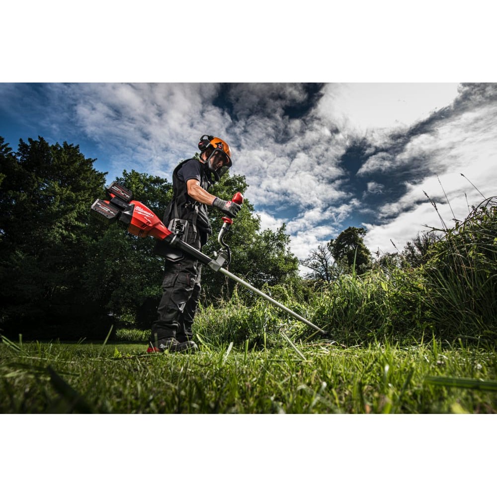 Тример акумуляторний безщітковий MILWAUKEE M18 F2BCU-122 (2Х18В) (ЗП+2 акум.Х12Ач) FORGE™