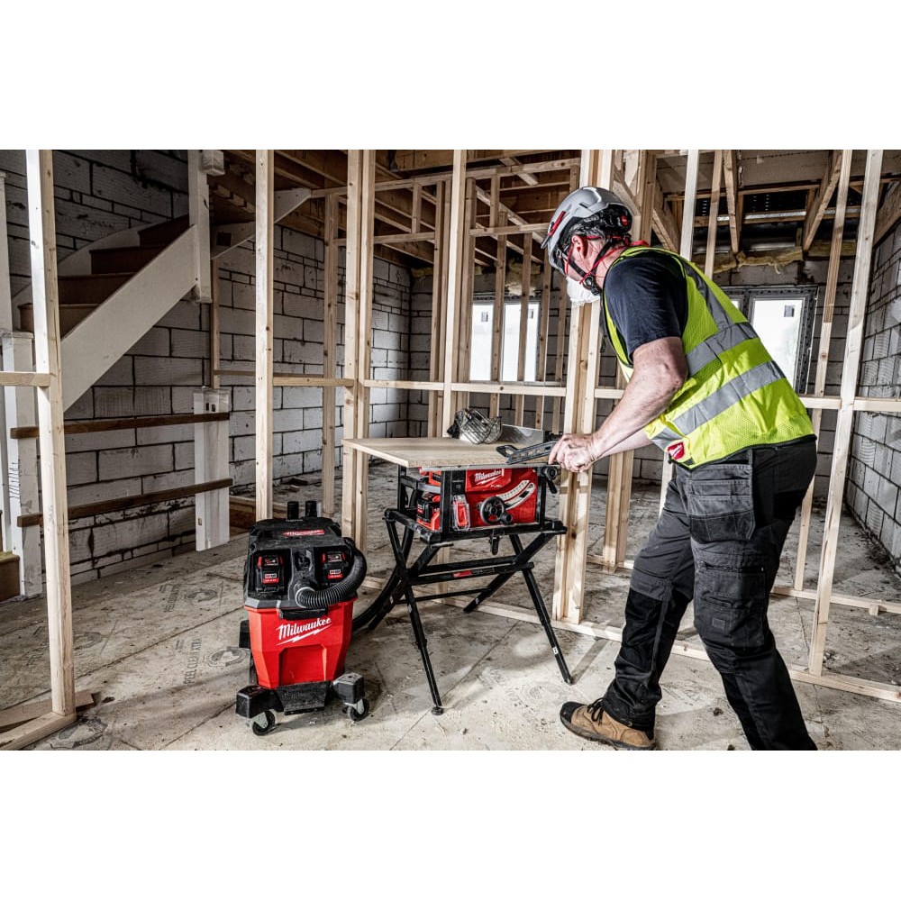 Пылесос аккумуляторный бесщеточный MILWAUKEE M18 F2VC23L-0 для воды и сухого мусора (3086 л/мин)