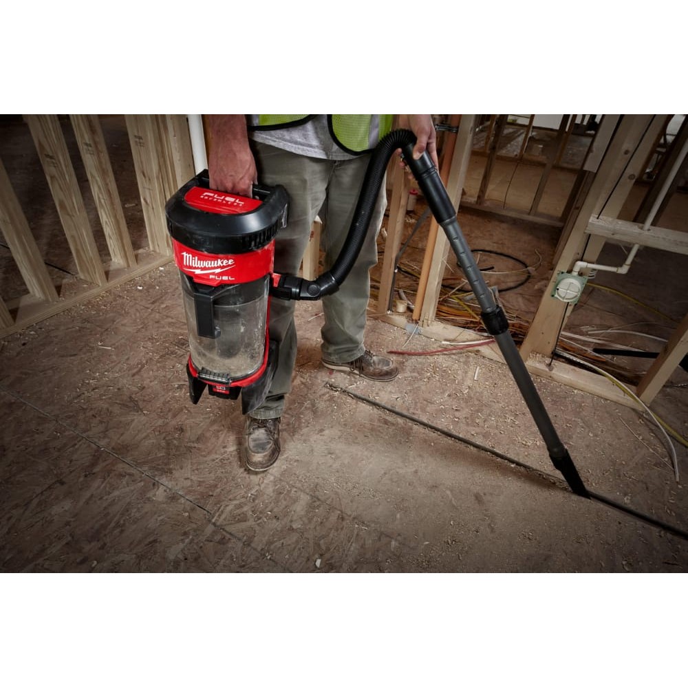 Пылесос аккумуляторный бесщеточный MILWAUKEE M18 FBPV-0 (каркас) для воды и сухого мусора