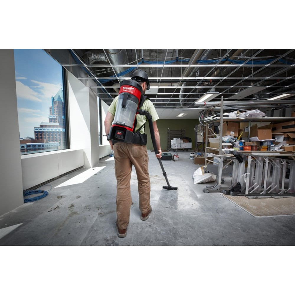 Пылесос аккумуляторный бесщеточный MILWAUKEE M18 FBPV-0 (каркас) для воды и сухого мусора