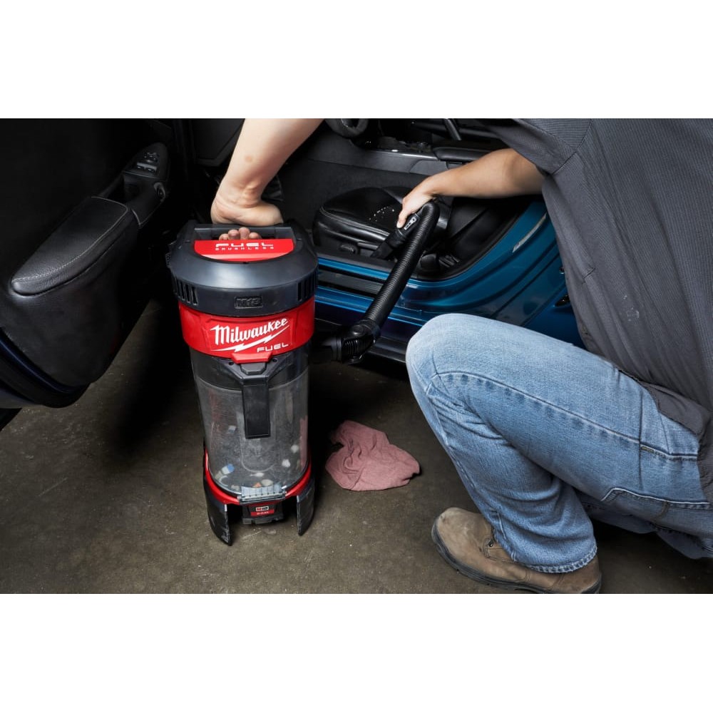 Пылесос аккумуляторный бесщеточный MILWAUKEE M18 FBPV-0 (каркас) для воды и сухого мусора
