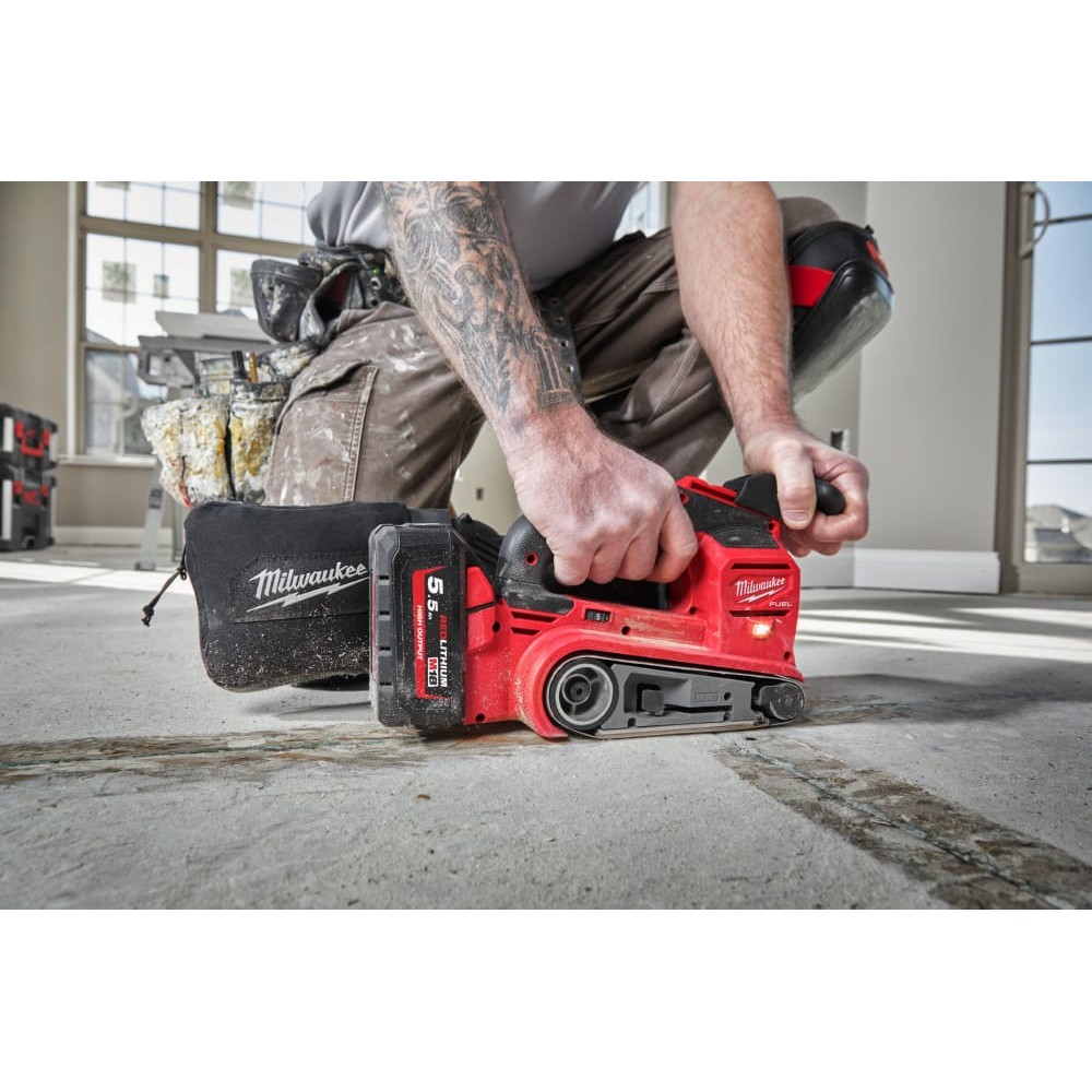 Шлифмашина ленточная аккумуляторная бесщеточная MILWAUKEE M18FBTS75-502X (ЗУ+2акк.Х5Ач+HDкейс)