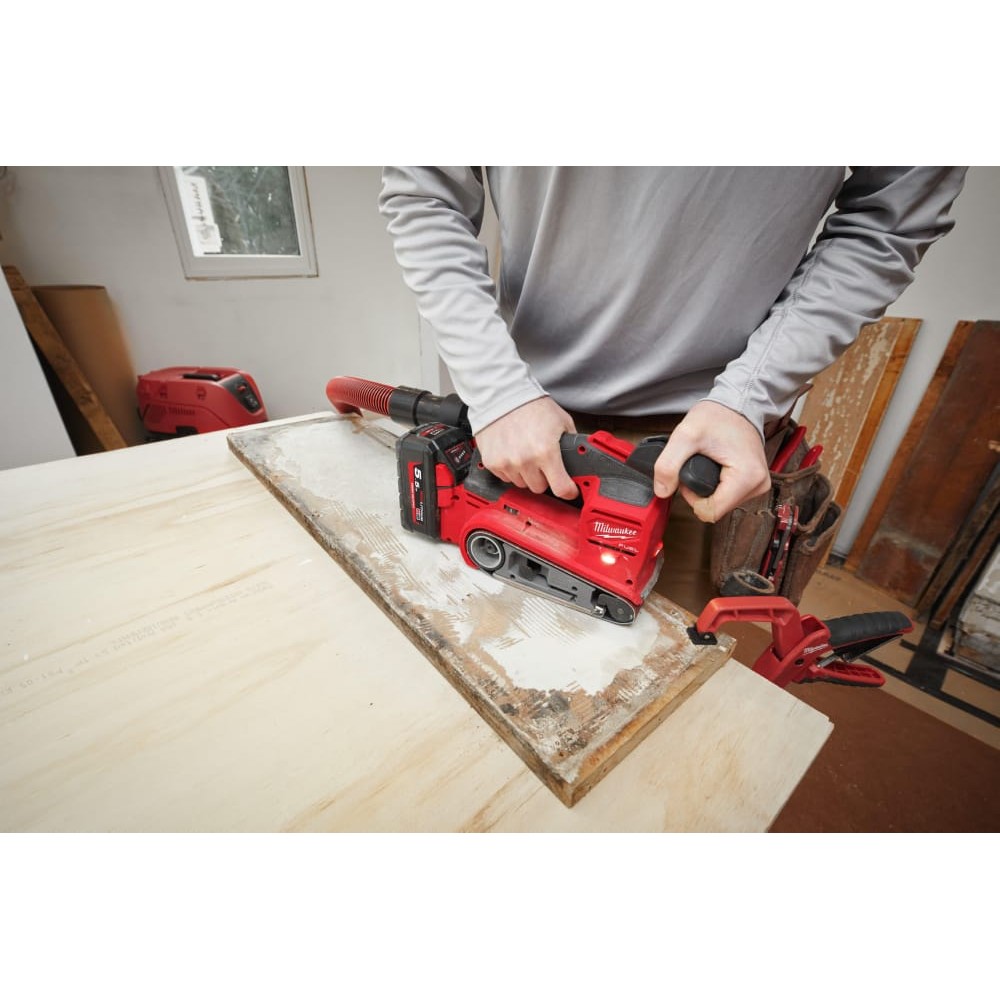 Шлифмашина ленточная аккумуляторная бесщеточная MILWAUKEE M18FBTS75-502X (ЗУ+2акк.Х5Ач+HDкейс)