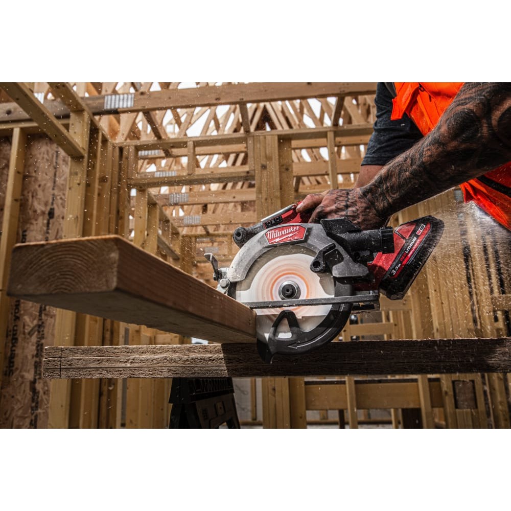 Пила дискова аккумуляторна безщіткова MILWAUKEE M18 FCS552-0, Ø165мм (каркас)